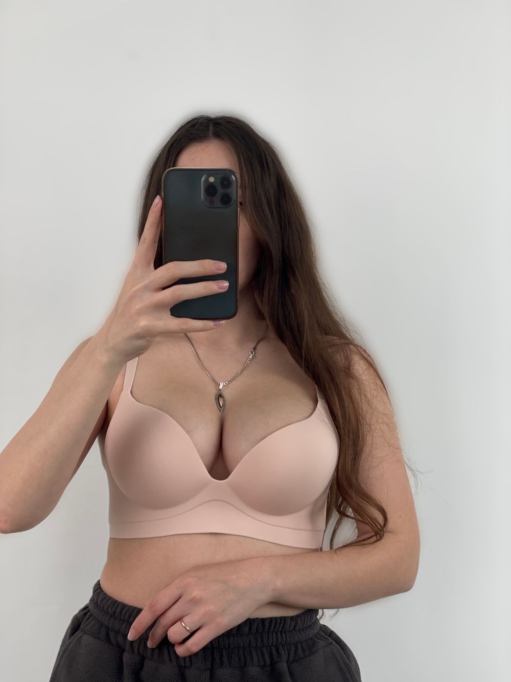 Безшовний бюстгальтер