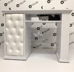 Манікюрний стіл Queen