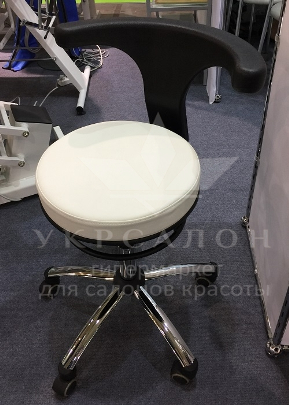 Стільчик майстра зі спинкою 1033