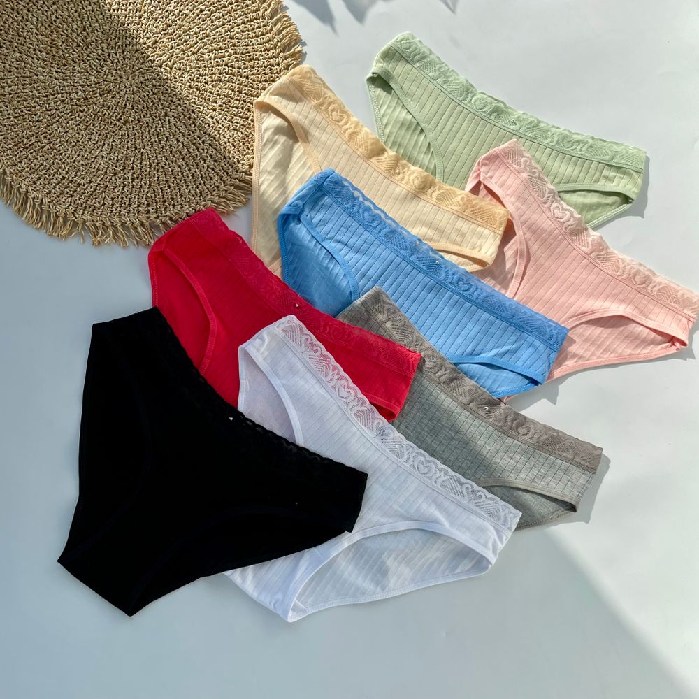 Сліпи з мереживним поясом