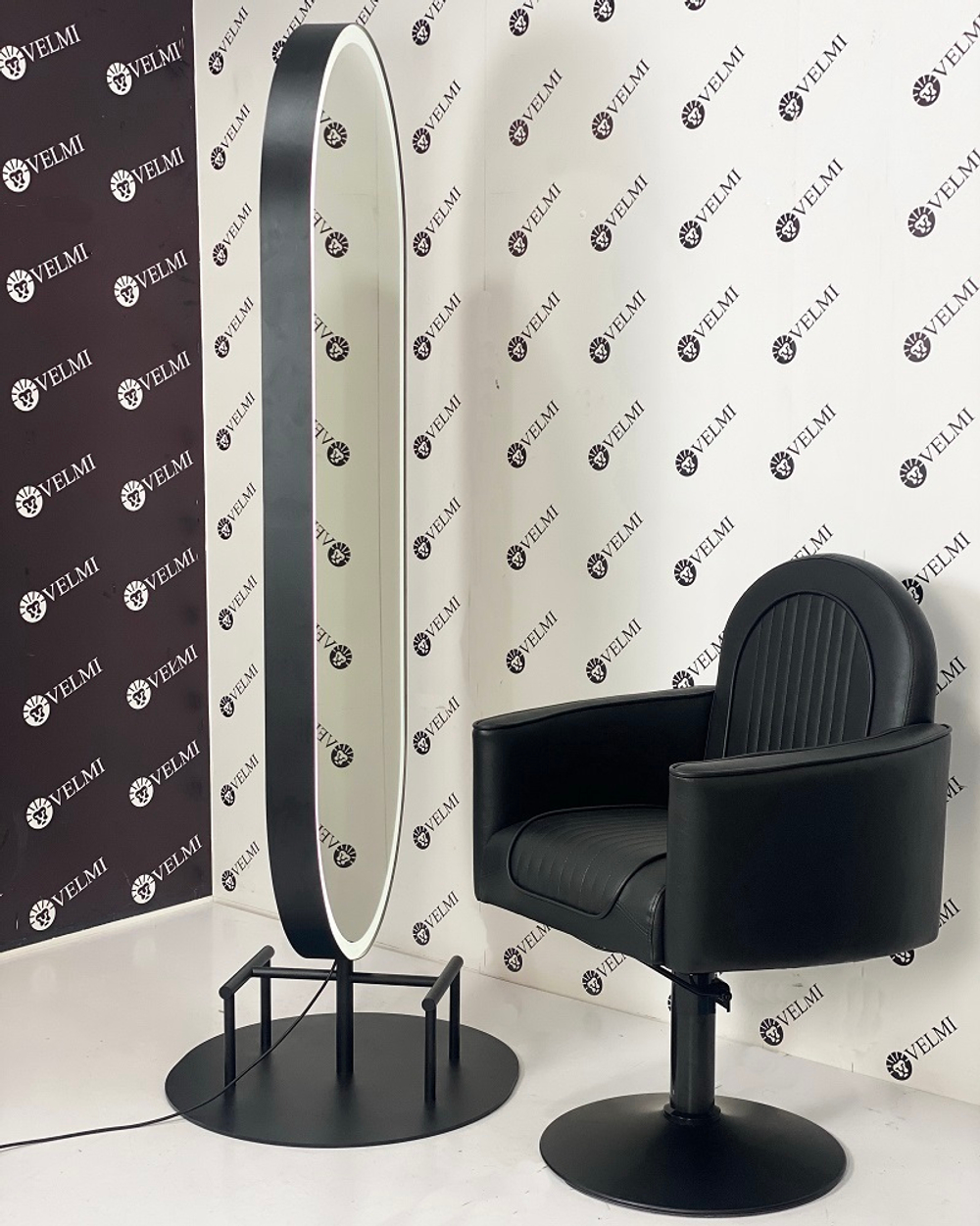 Двостороннє робоче місце перукаря Orion з підсвічуванням