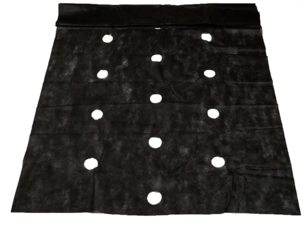 Агроволокно 50г./м2 1.6x100м. Черное-белое с перфорацией 3 отверстия