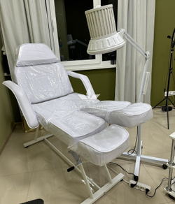 Педикюрно-косметологічна кушетка 203а