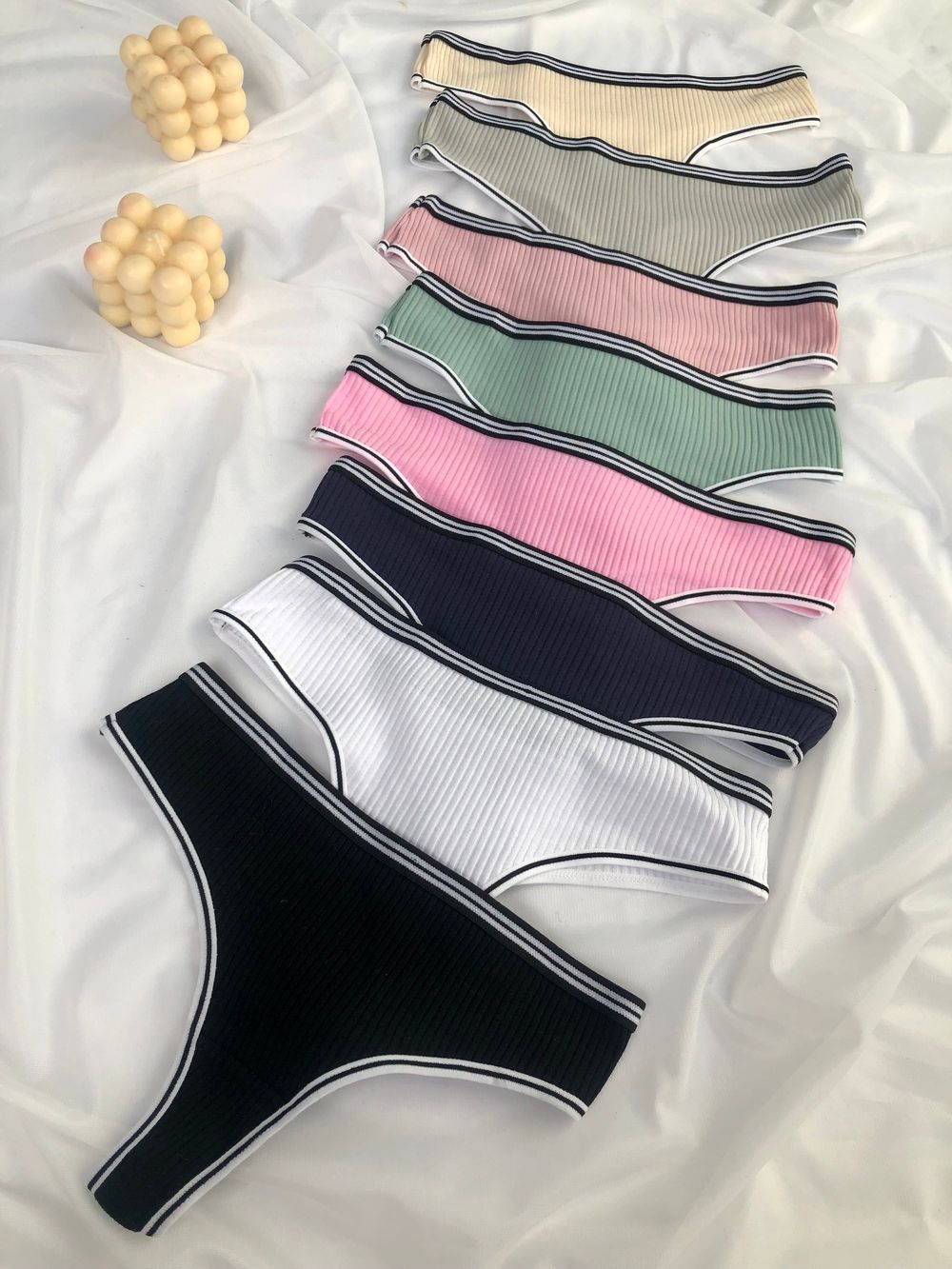 Стрінги в рубчик