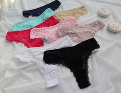 Стрінги з мереживними вставками