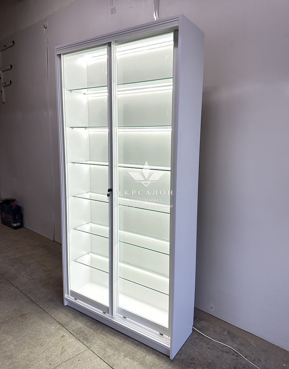 Вітрина для салону краси віт-01