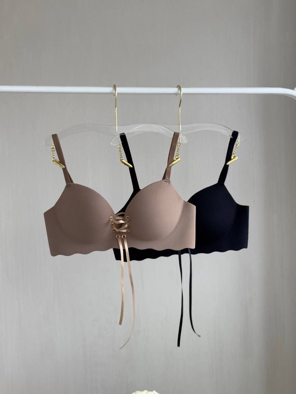 Бюстгальтер на зав'язках з PUSH UP ефектом