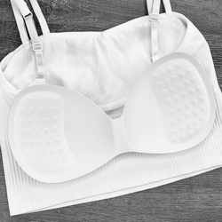 Удлиненный топ со съемным сплошным поролоном,