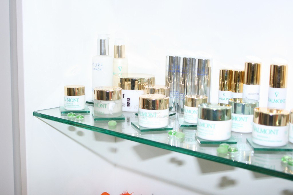 Вітрина для лаків Queen 622