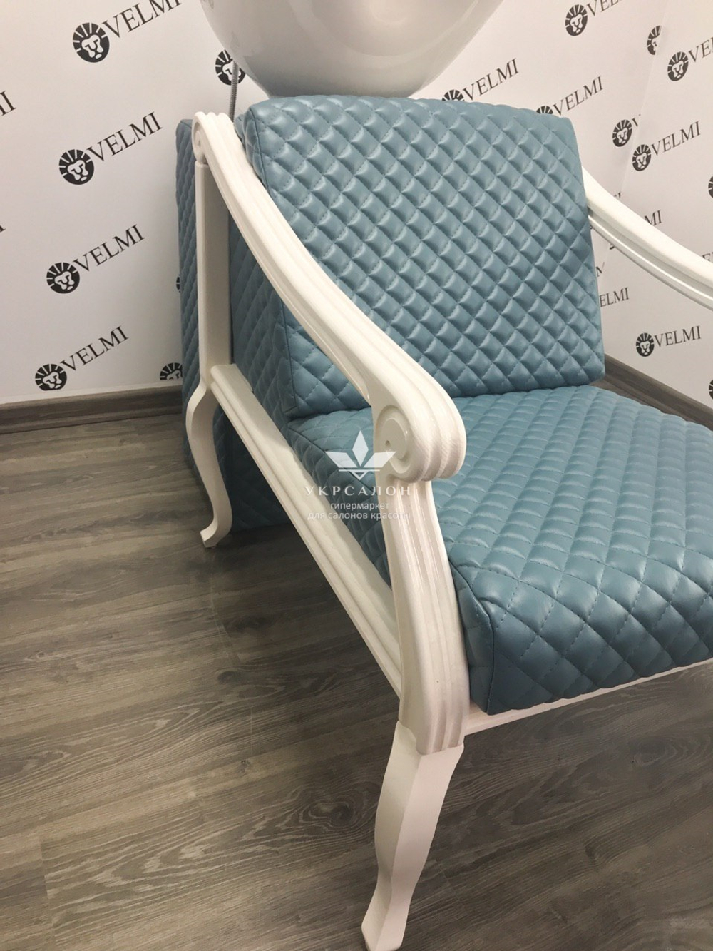 Комплект перукарських меблів mozart white