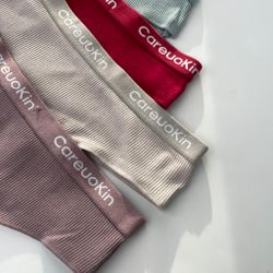 Стрінги з написом на резинці