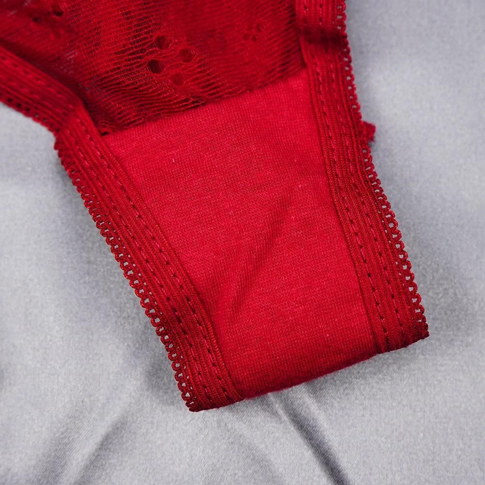 Комплект з ніжним мереживом