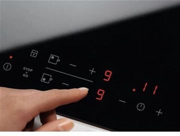 Варильна поверхня електрична Electrolux CPE6433KF