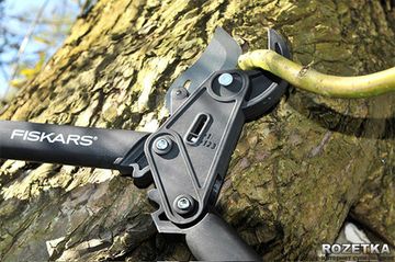 Контактний веткоріз Fiskars з храповим механізмом (112850)