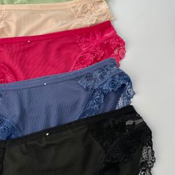 Сліпи з мереживом по окантовці