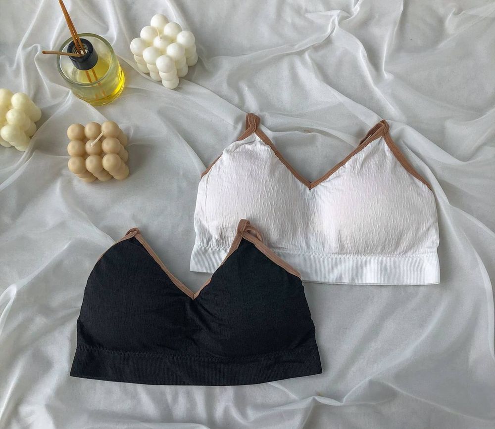 Топ на тонких бретельках