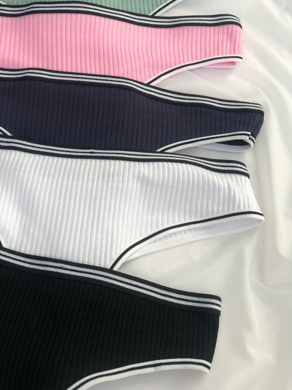 Стрінги в рубчик