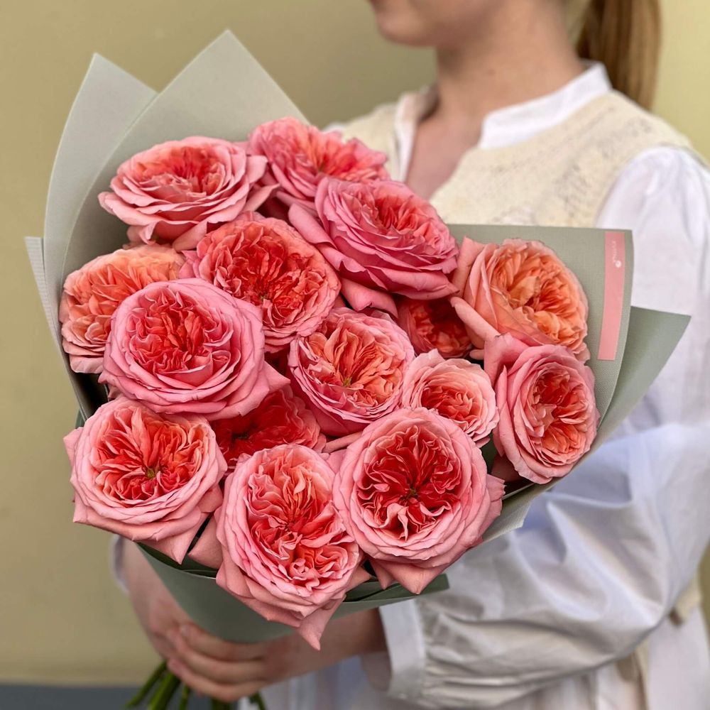 15 троянд Pink Expression у букеті «Стиглі нектаринки», Квіти: Троянда піоновидна