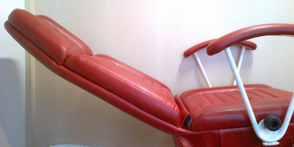 Педикюрно-косметологічне крісло КП-3