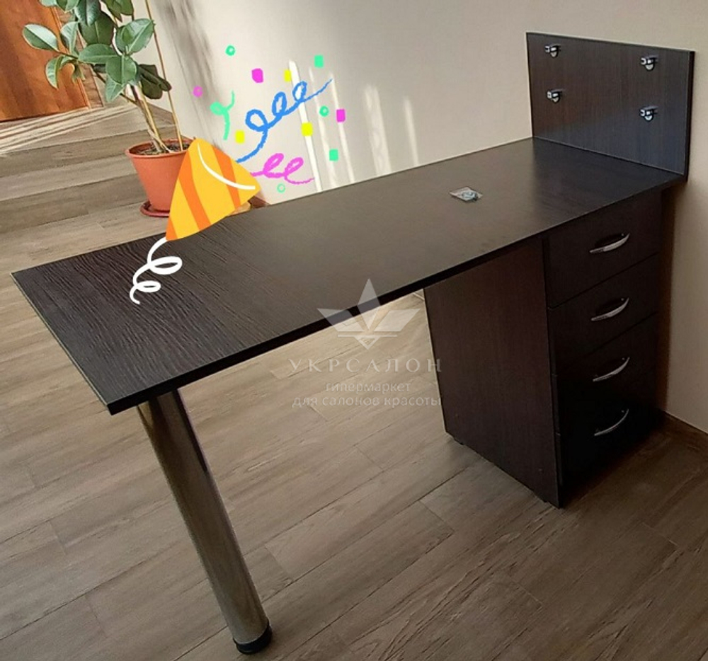 Маникюрный стол Profi