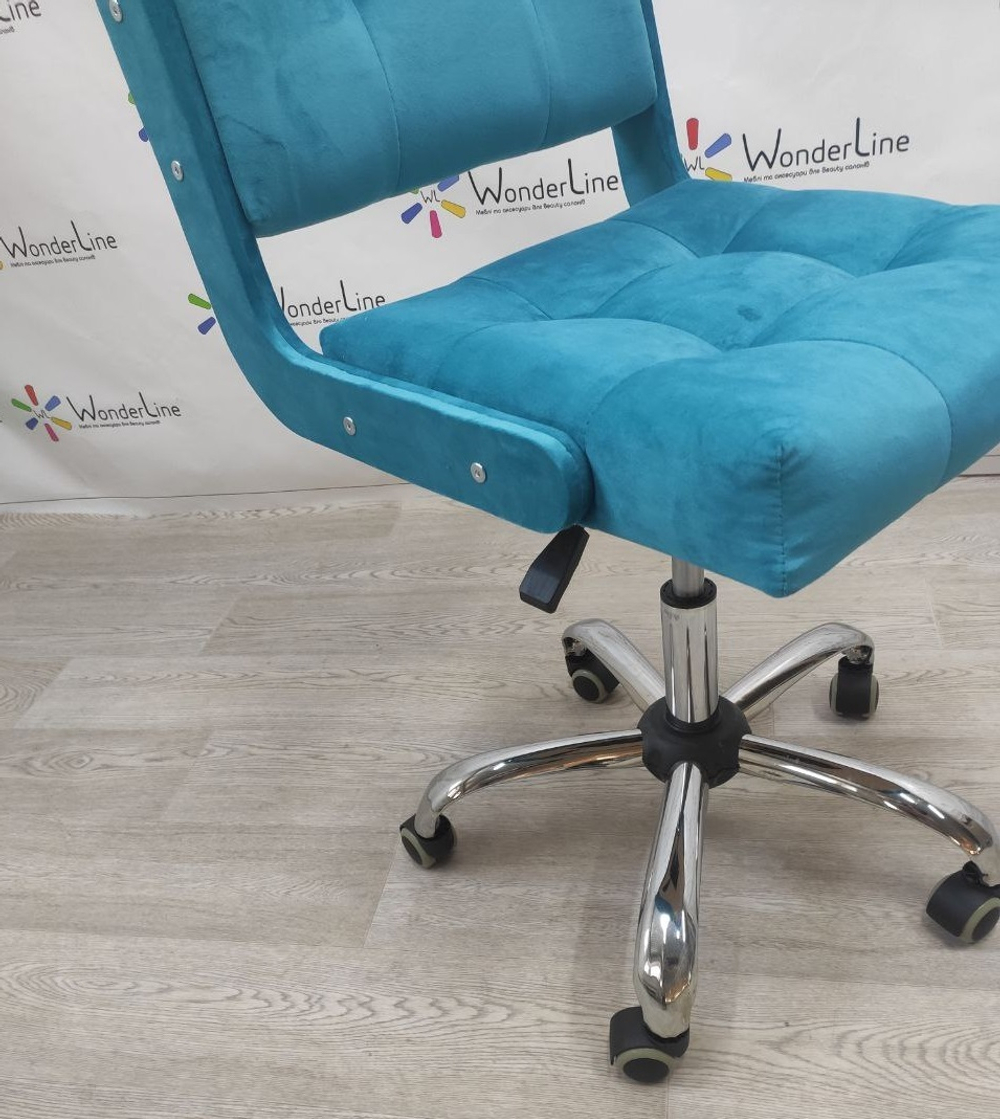 Стульчик для мастера Tertio со спинкой