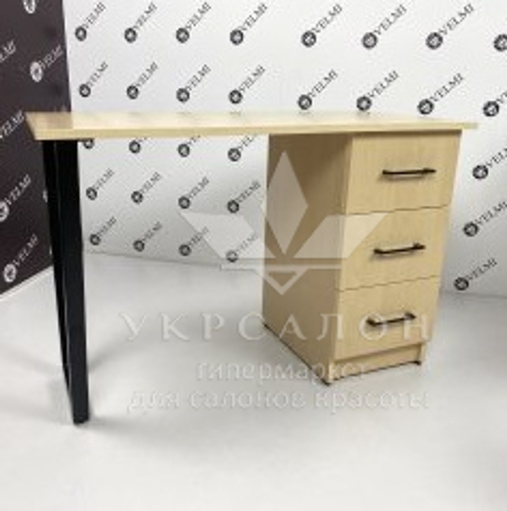 Маникюрный стол Veles