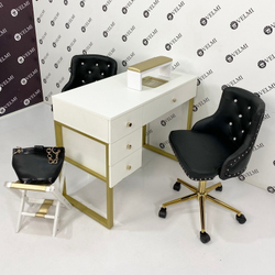 Манікюрний стіл Linda