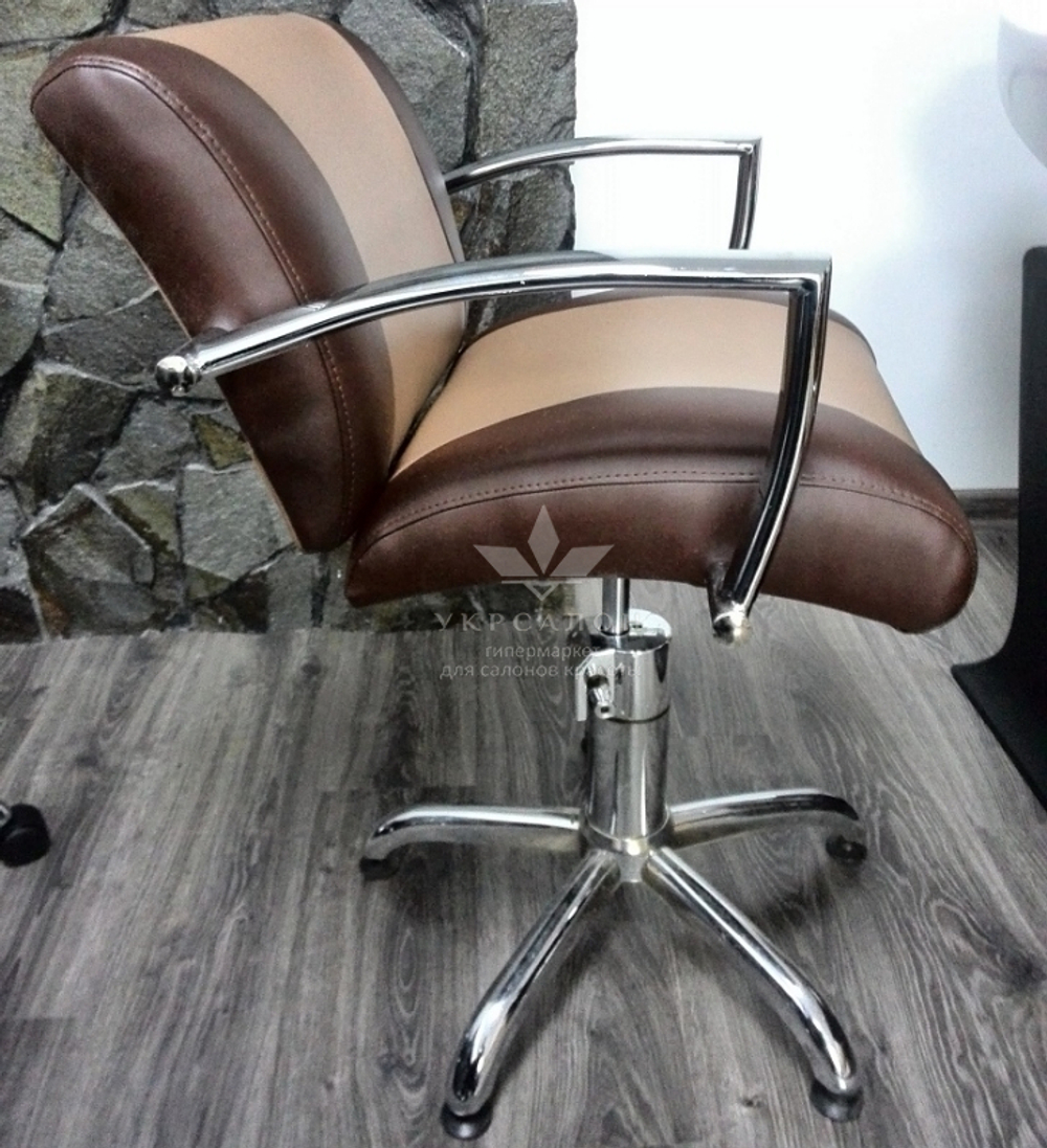 Кресло клиента Eve