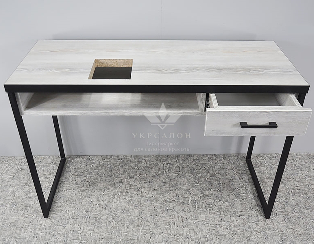 Манікюрний стіл 301