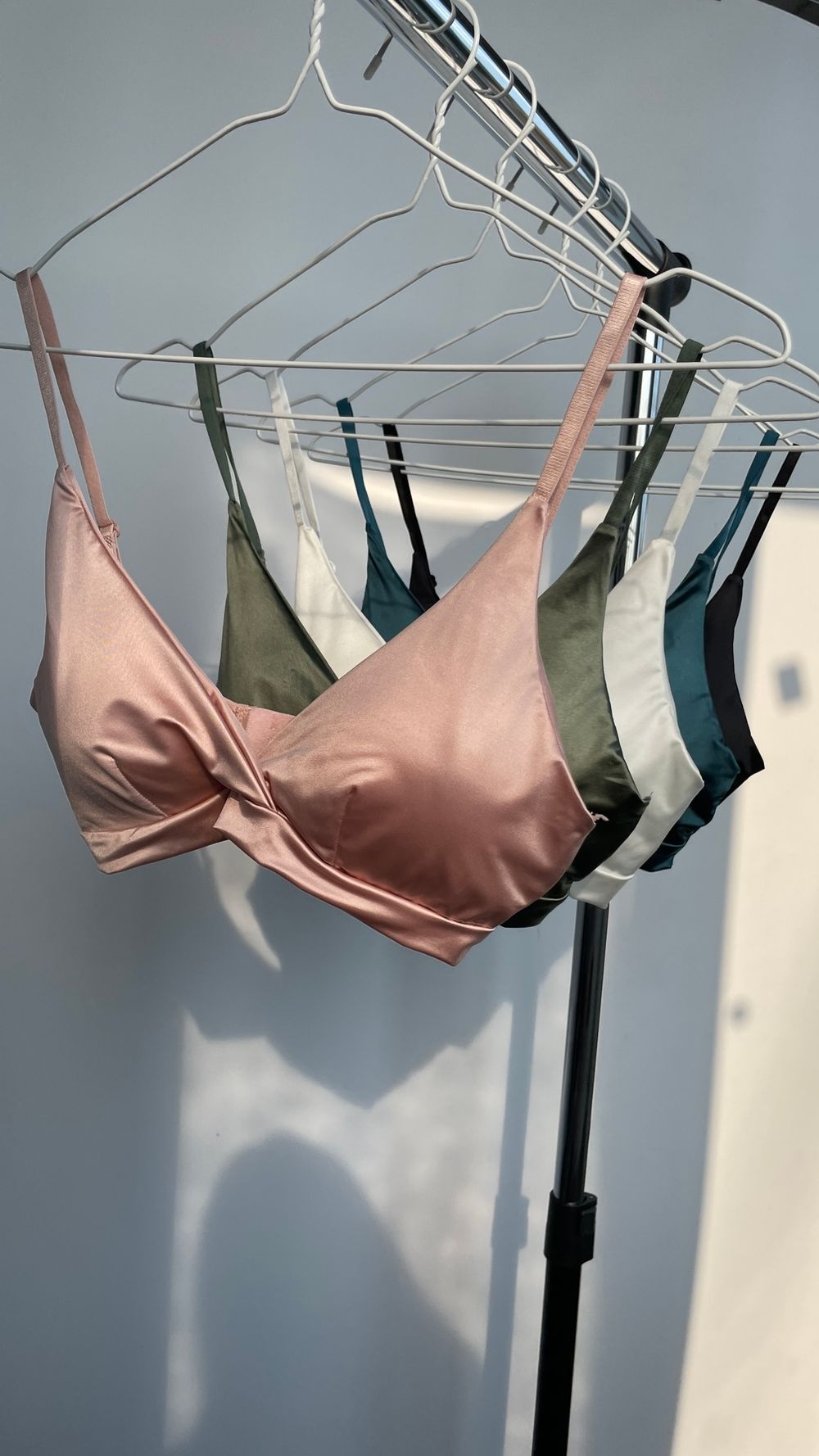 Атласний комплект в стилі Old Money