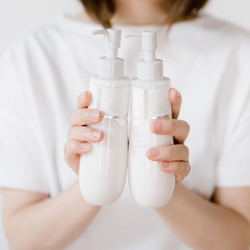 Молочко для лица и тела Lioverite Total Skin Milk Plow