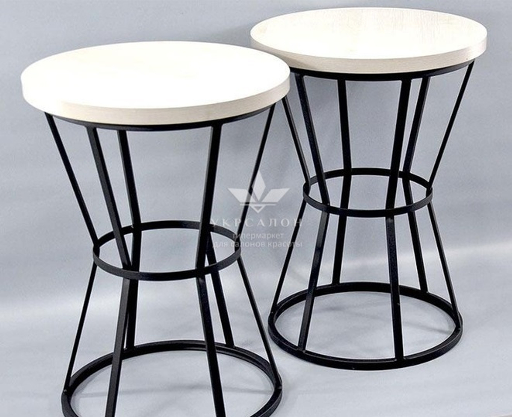 Столик для клиентов 265