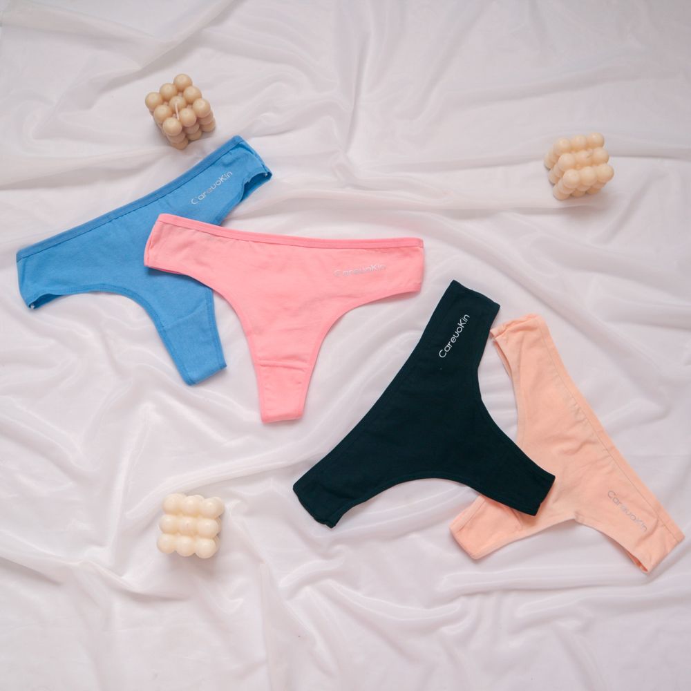 Класичні стрінги з мінімалістичним написом