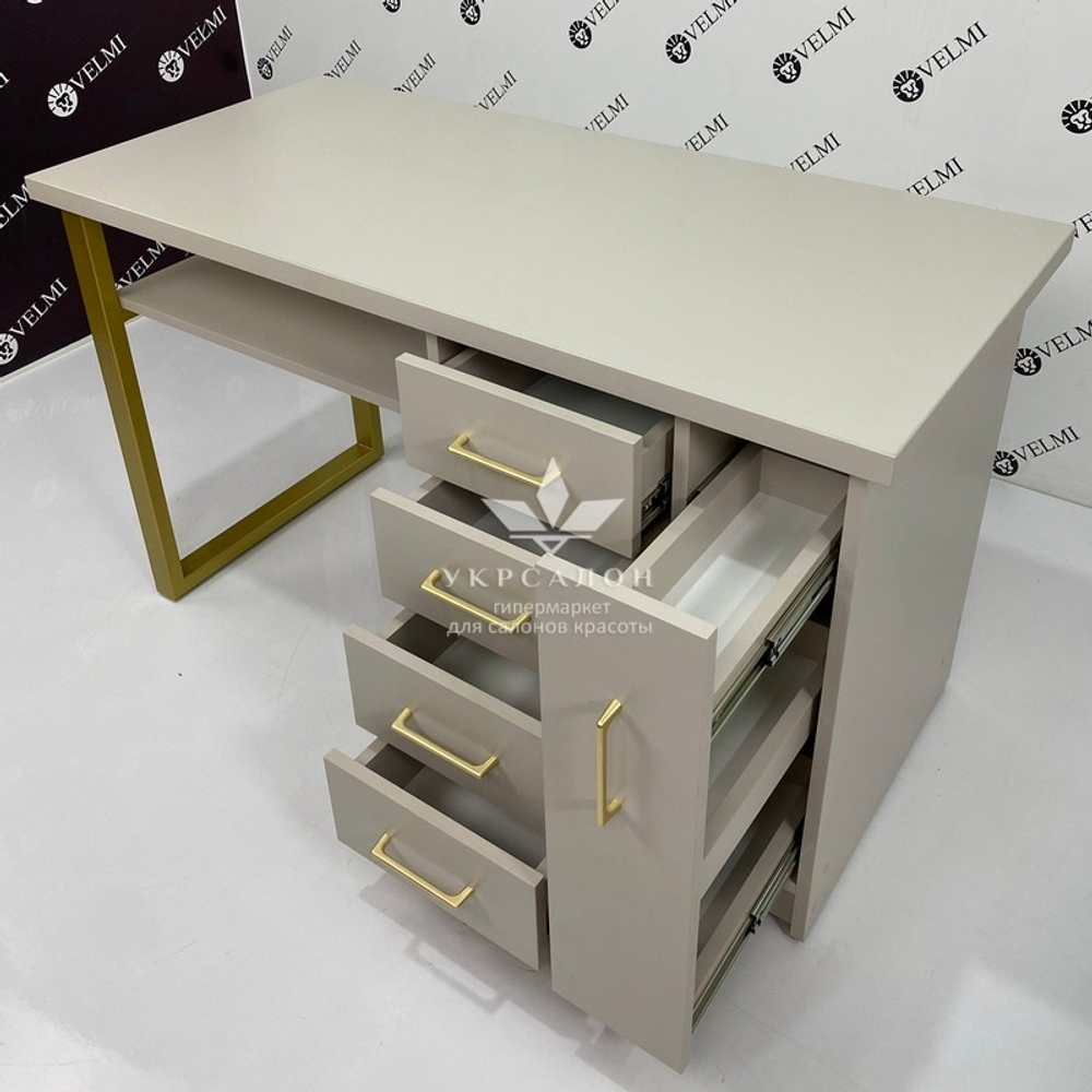 Манікюрний стіл Cashmere