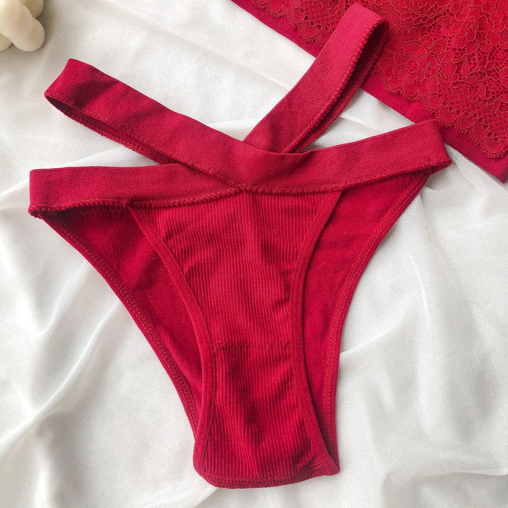 Комплект с акцентною талією