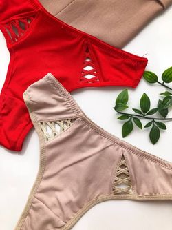 Стринги высокой посадки