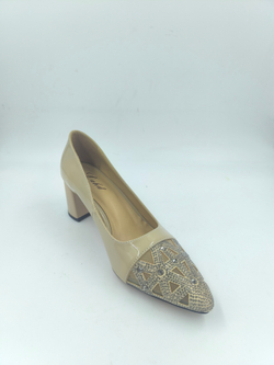 Женские туфли на каблуке из искусственной кожи с декоративным носком/размер 35-40