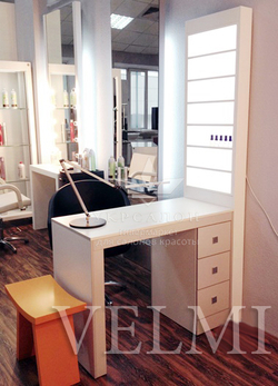 Стелаж для лаків з підсвічуванням Tower