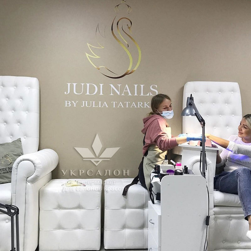 Педикюрное крісло трон queen