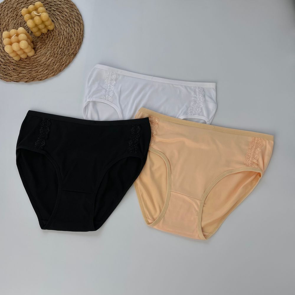 Сліпи батал з мереживними вставками