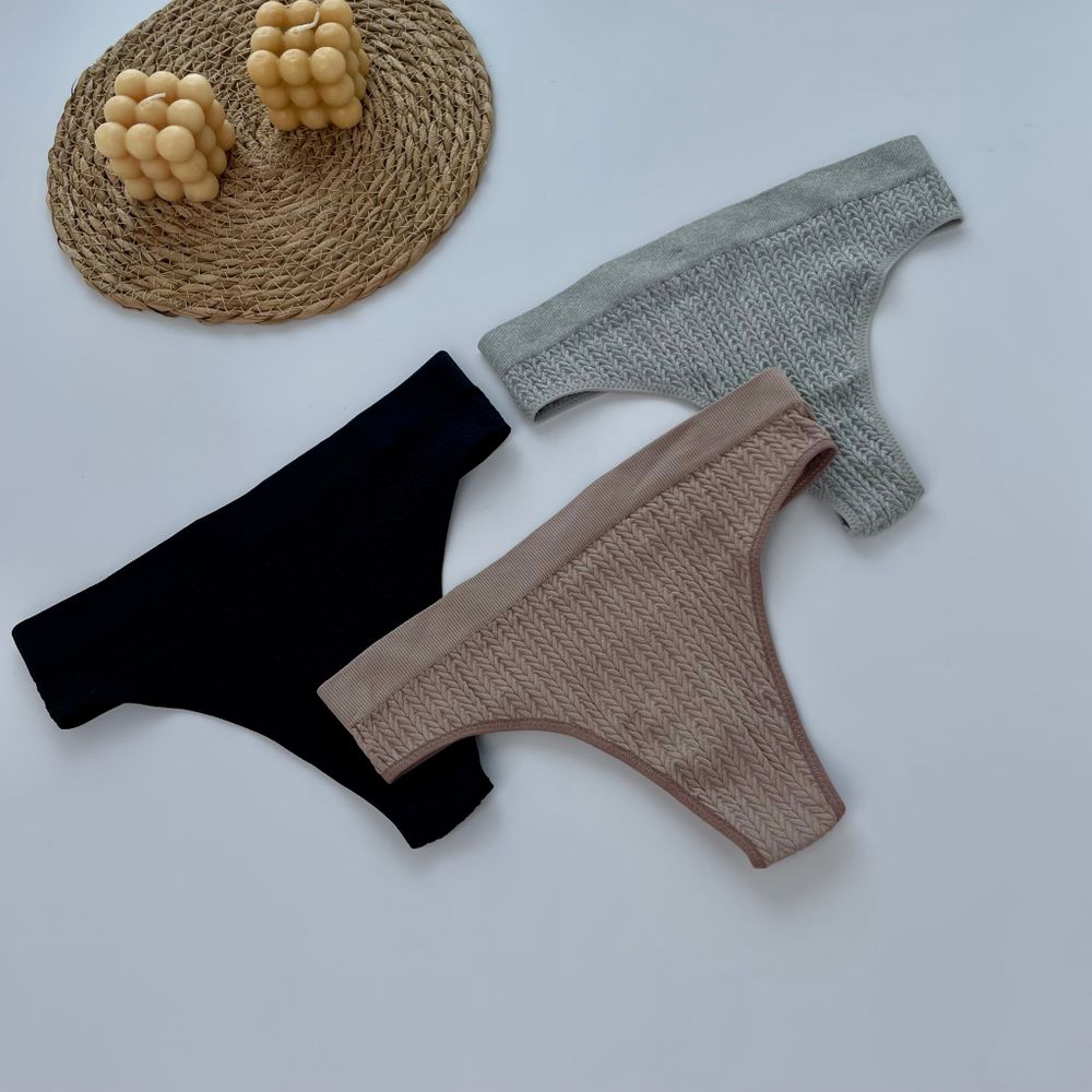 Стрінги в'язка