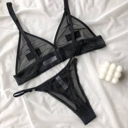 Соблазнительный комплект с надписями