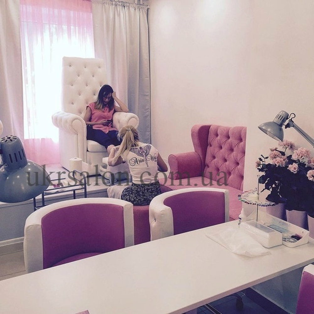 Педикюрное крісло трон ice queen