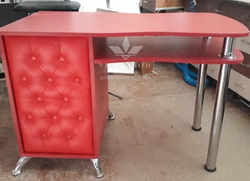 Маникюрный стол Queen 3 с ножками