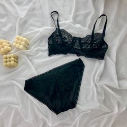 Напівпрозорий мереживний комплект