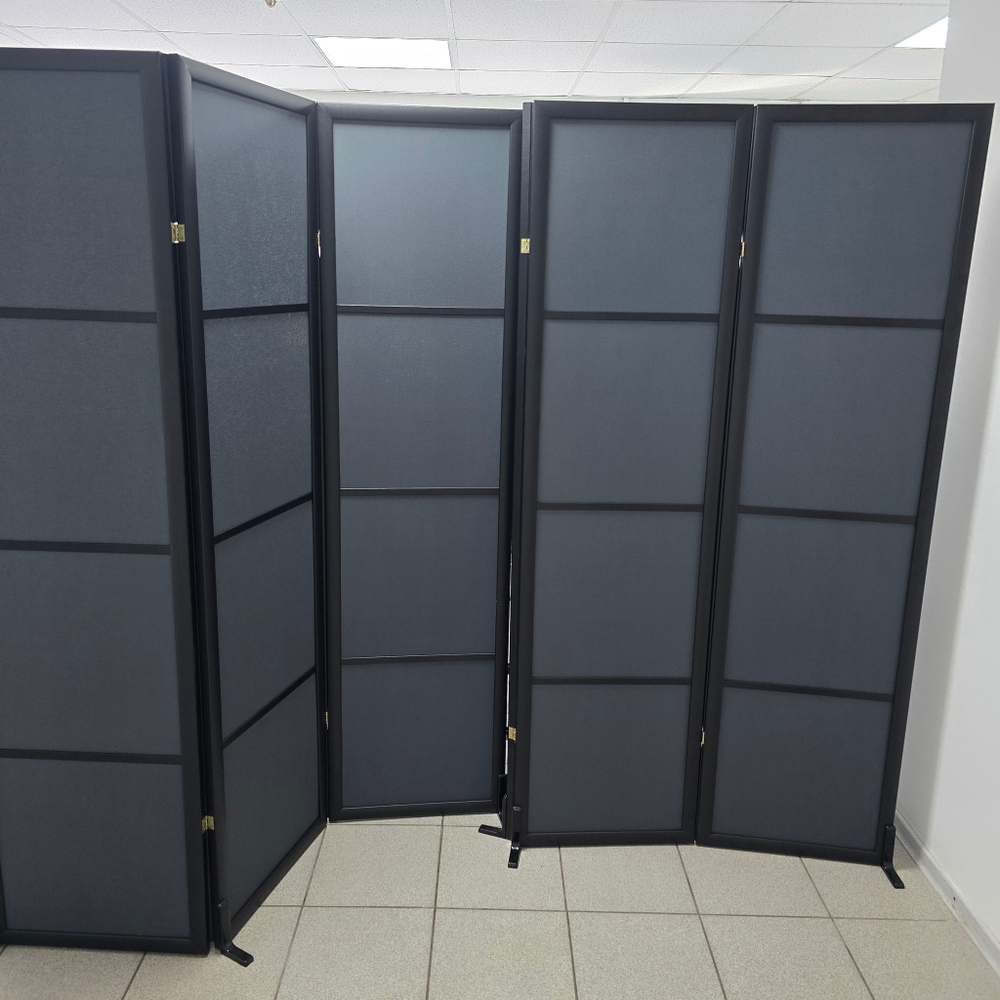Ширма в темной раме классическая