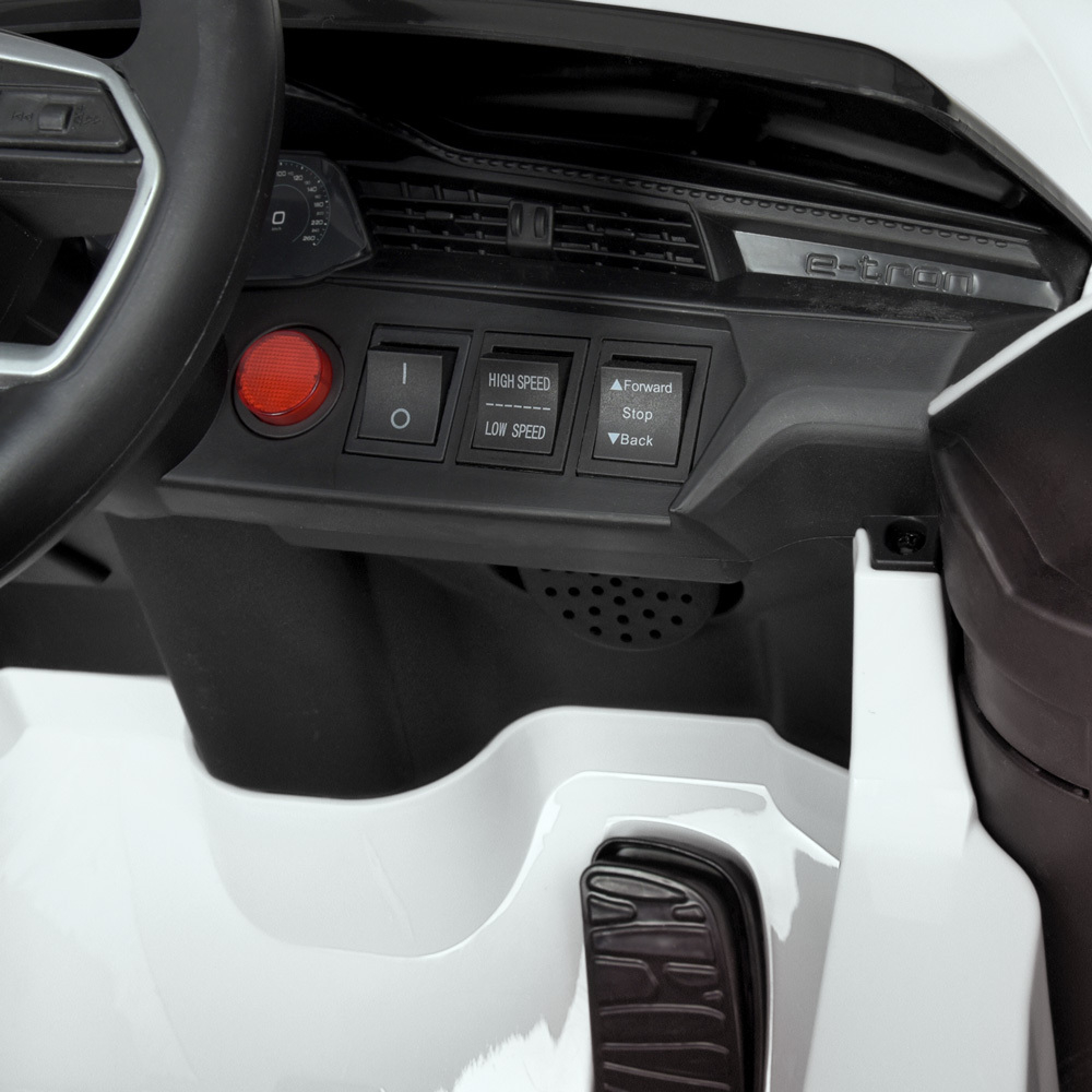 Детский электромобиль Audi e-tron 60W M 4806EBLR