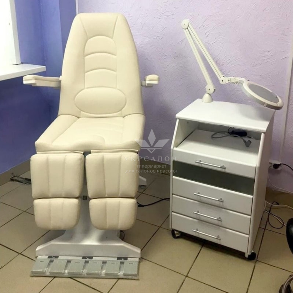 Педикюрно-косметологічне крісло fut-profi-3