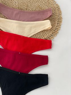 Базові стрінги в рубчик