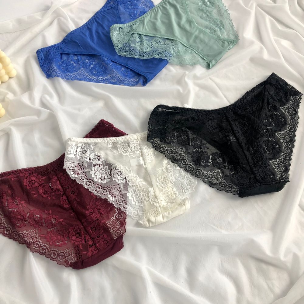 Сліпи з мереживом ззаду